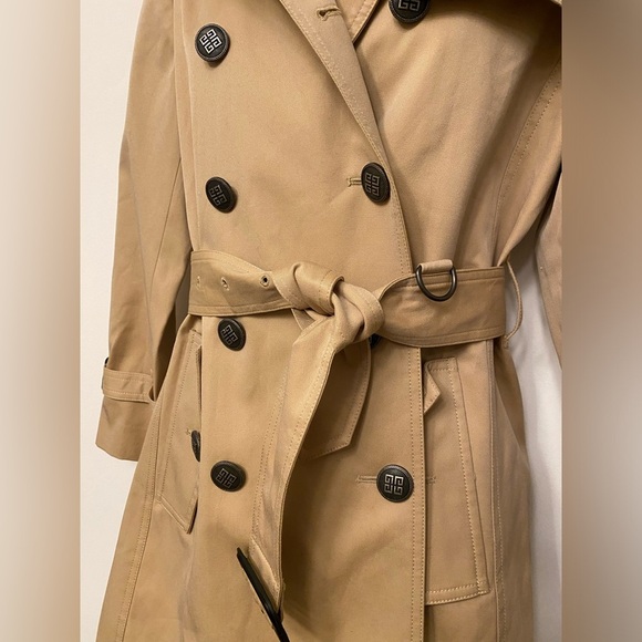 Givenchy belted double-breasted Mid length tan trench coat - Picture 6 of 13